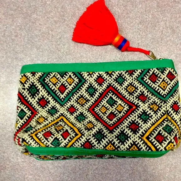 Beautiful woven wool clutch NWOT - Picture 2 of 5